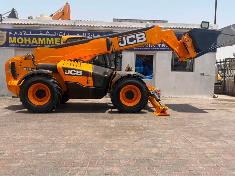 JCB 540-170 telehandler lifting construction materials